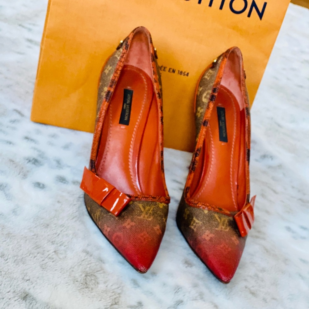 Authentic Louis Vuitton Shoes - Picture 4 of 8